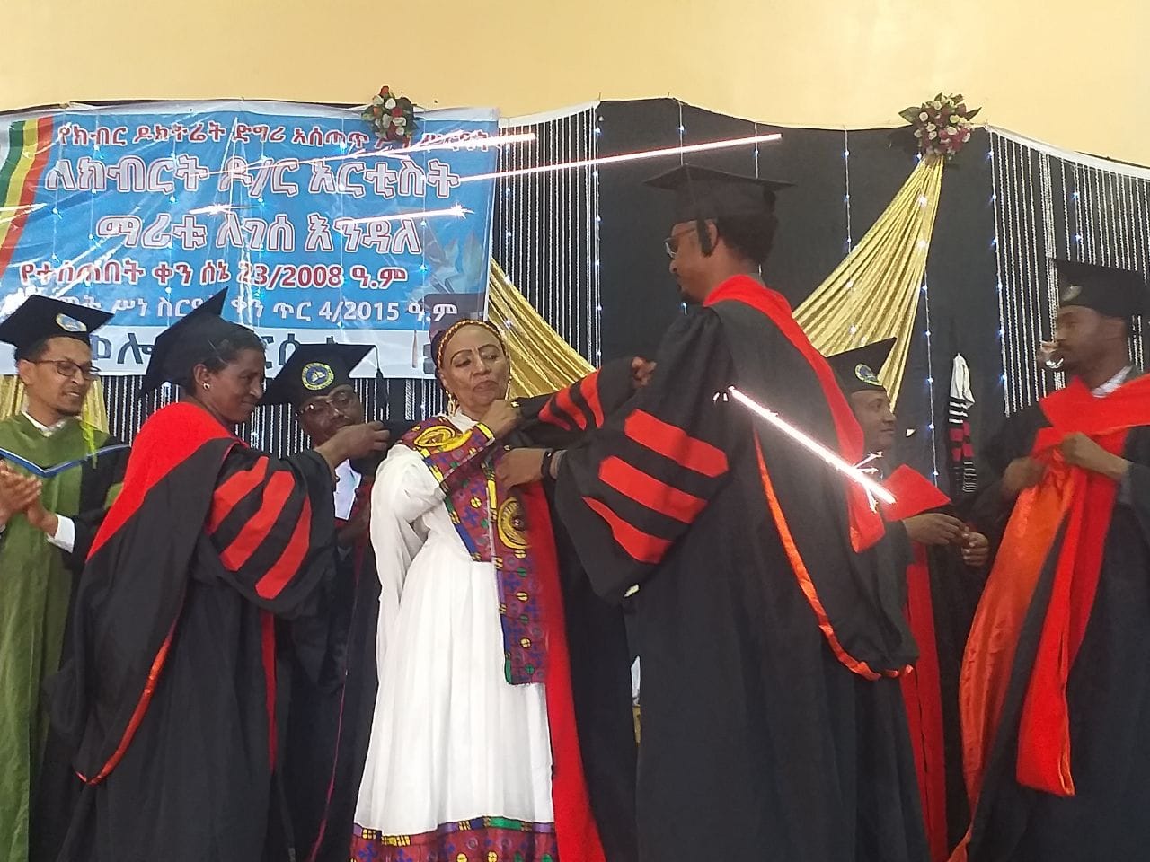 Today, Wolo University handed over the honorary doctorate that it had given in 2008 to Queen Ambassela artist Maritu Legese, who has made a significant contribution in the field of art.